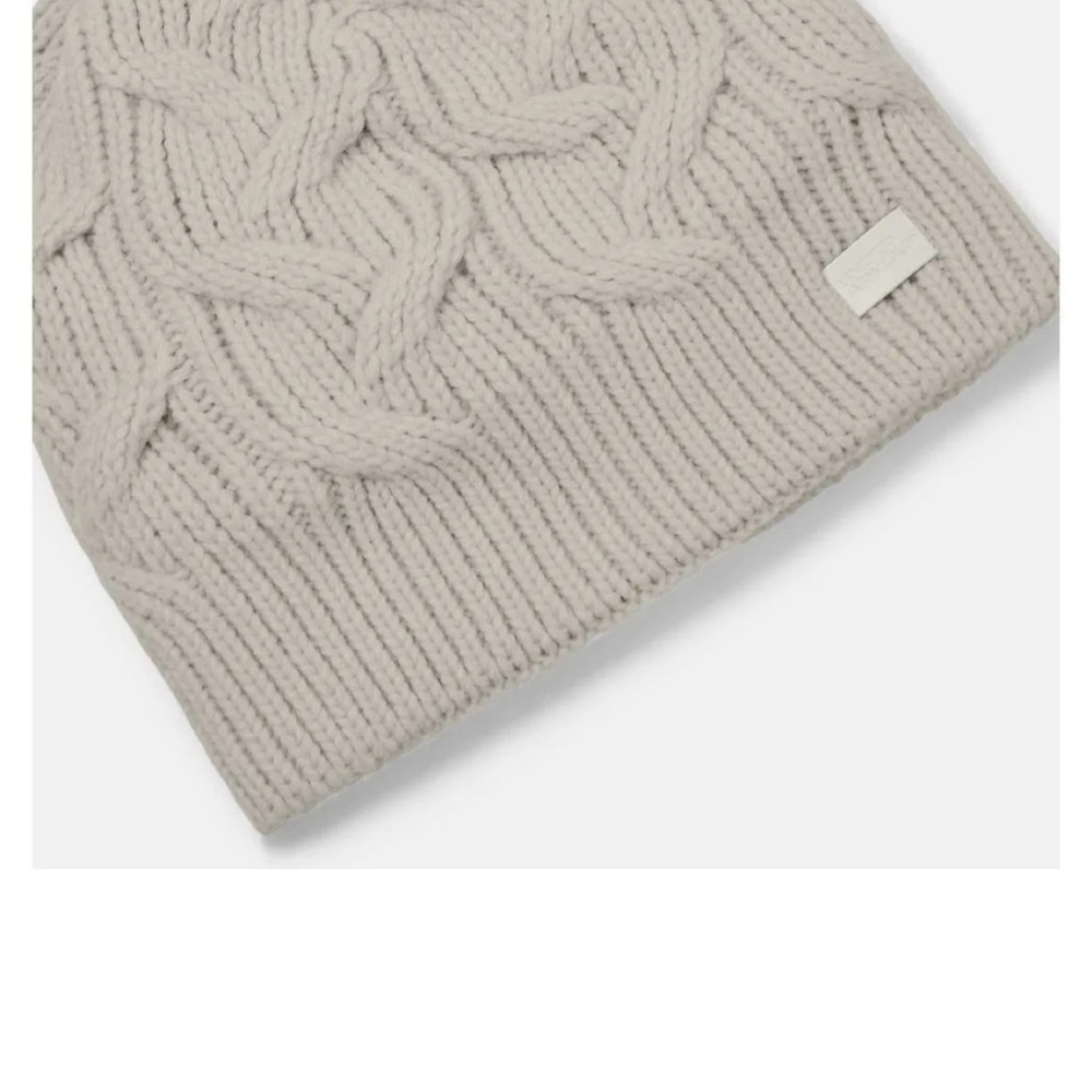 UNDER ARMOUR WINTER HAT - Picture 2 of 6